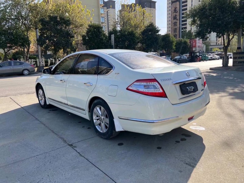 济宁13年日产天籁8