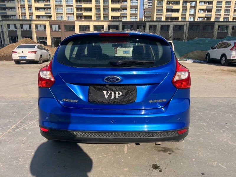济宁13年福特福克斯8