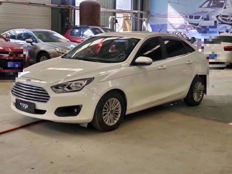 济宁17年福特福睿斯3