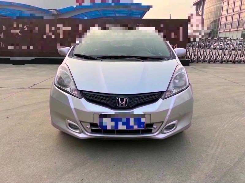 济宁14年本田飞度1