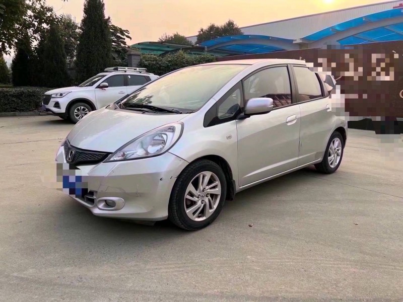 济宁14年本田飞度3