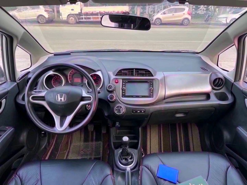 济宁14年本田飞度4