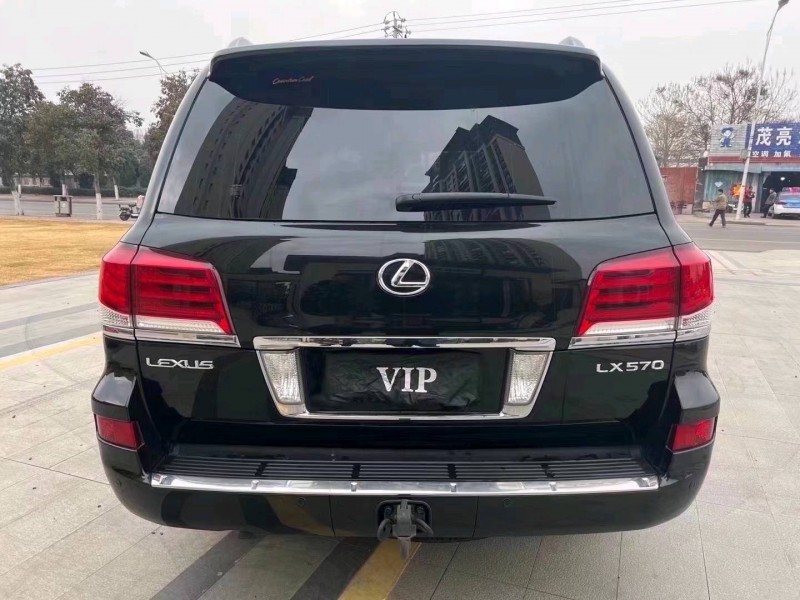 济宁15年雷克萨斯LX9