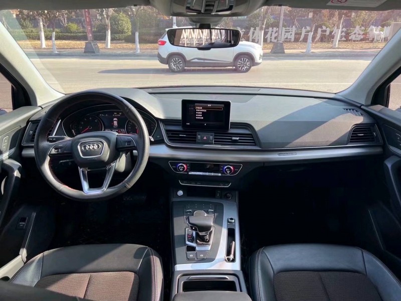 济宁20年奥迪Q54