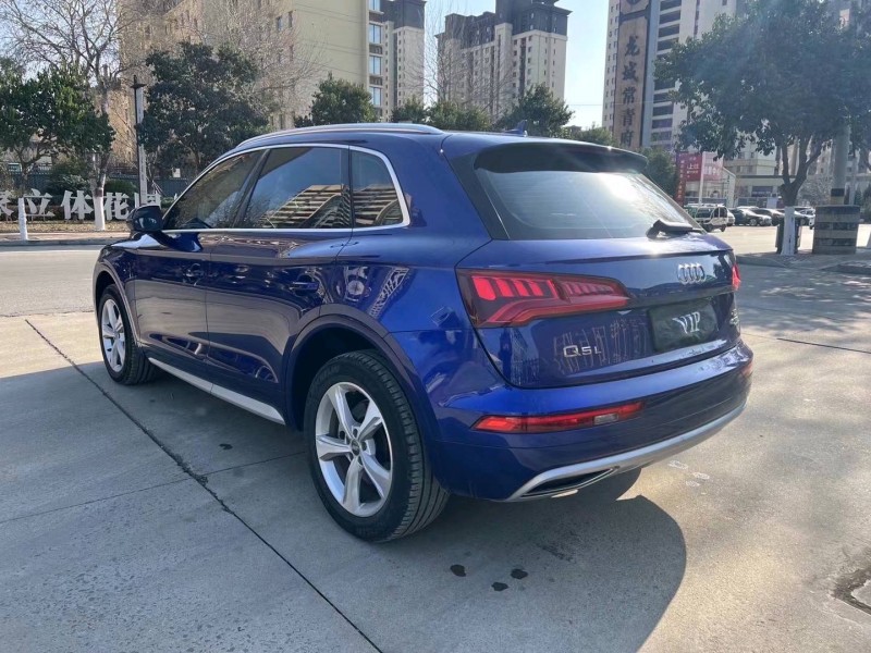 济宁20年奥迪Q58