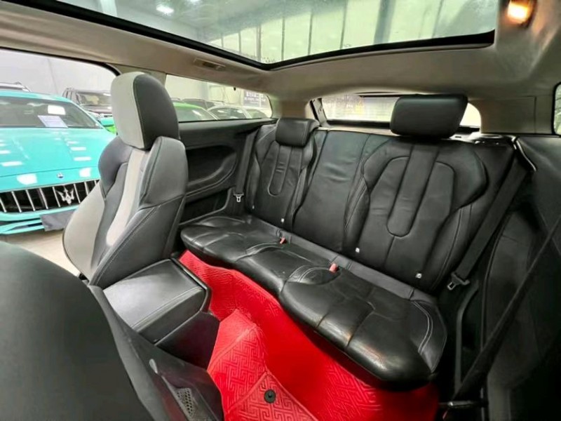 东莞12年路虎极光6