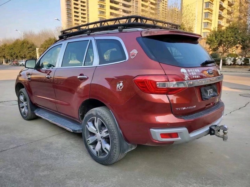 济宁17年福特撼路者8