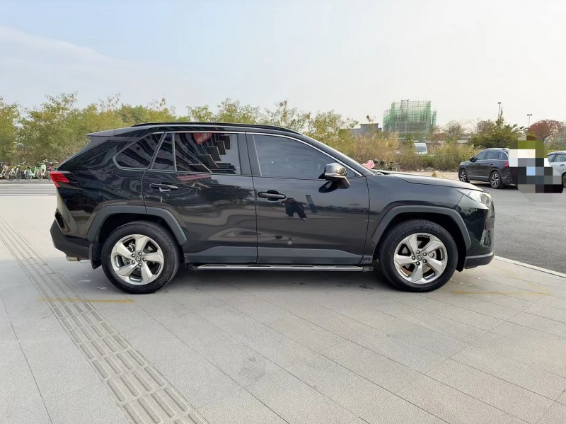 东莞21年丰田RAV4荣放7
