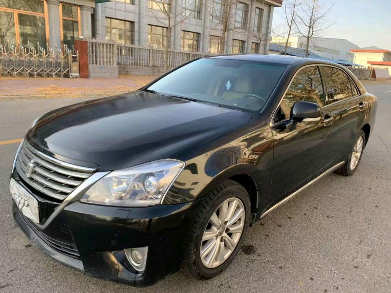 邯郸13年丰田皇冠3