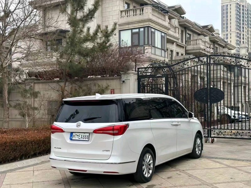 东营17年别克GL84