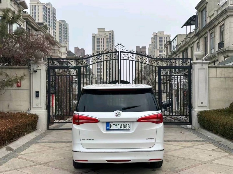 东营17年别克GL86