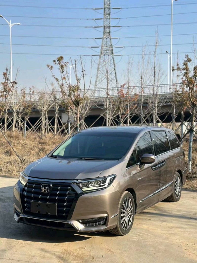 青岛22年本田艾力绅3