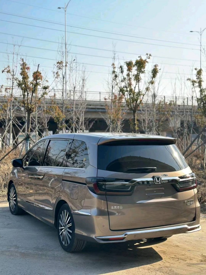 青岛22年本田艾力绅7