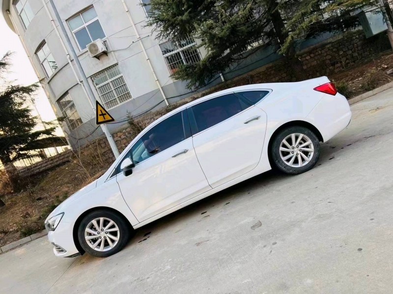 东营17年别克威朗3