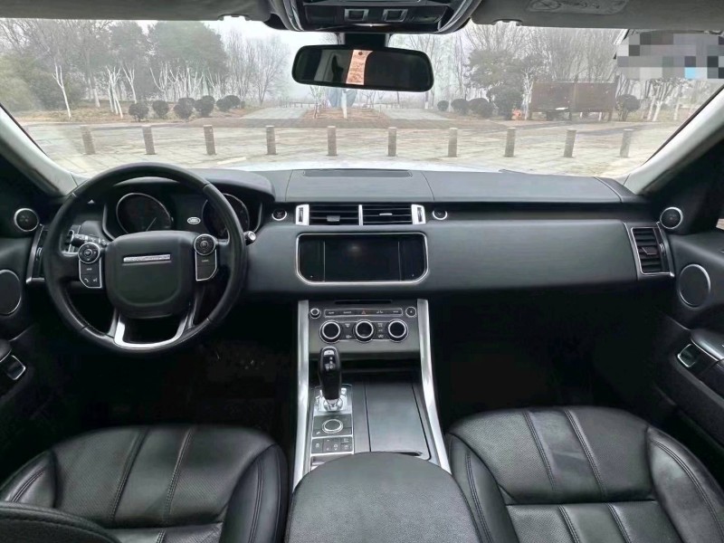 东营16年路虎揽胜运动3