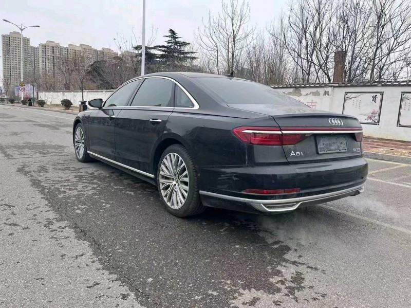 东营18年奥迪A8L4