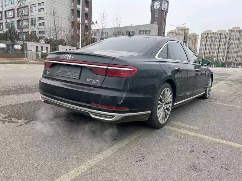 东营18年奥迪A8L7