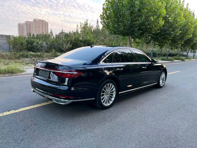 徐州18年奥迪A8L8