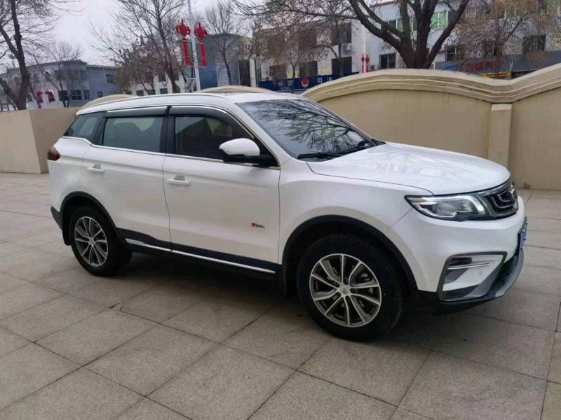 保定19年吉利博越3