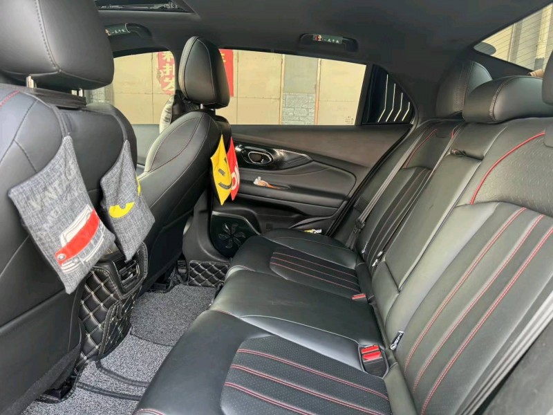 保定21年传祺影豹8