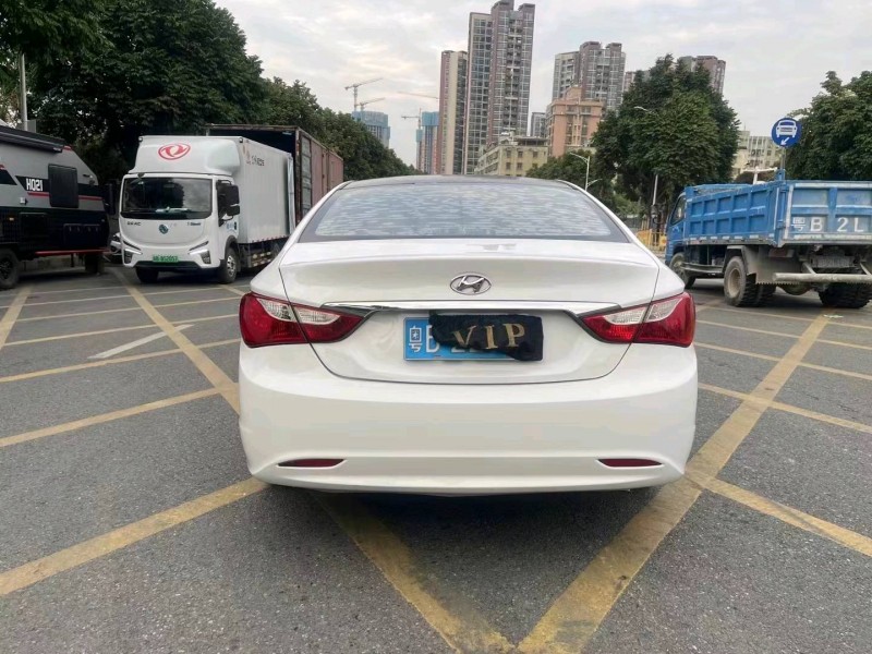 深圳14年现代索纳塔八5