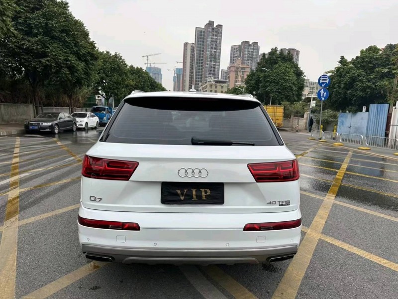 深圳16年奥迪Q75