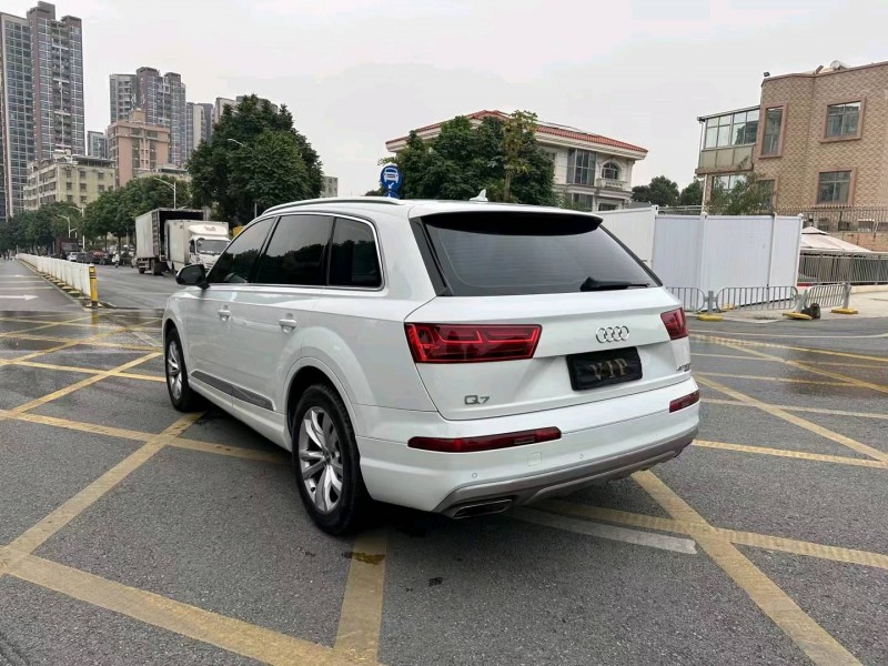 深圳16年奥迪Q76