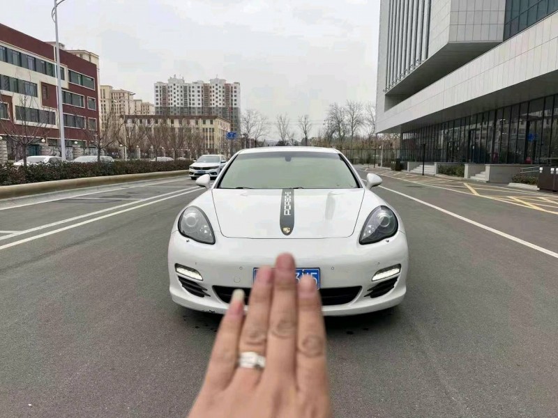 东营12年保时捷帕拉梅拉1