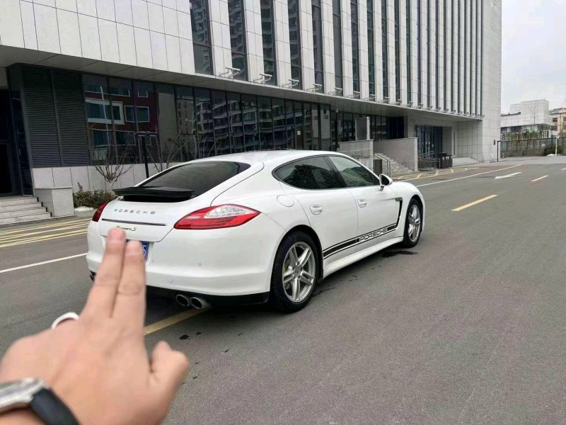 东营12年保时捷帕拉梅拉7