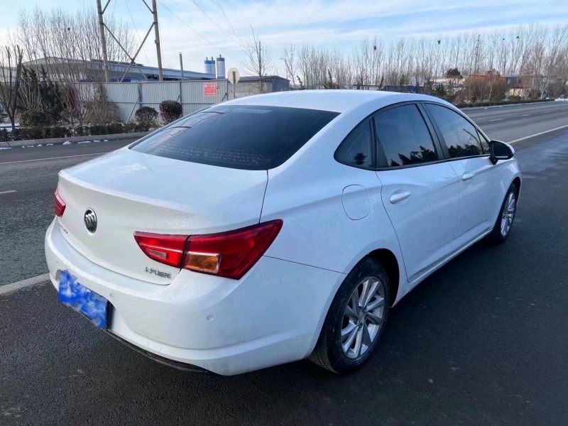 枣庄17年别克威朗5