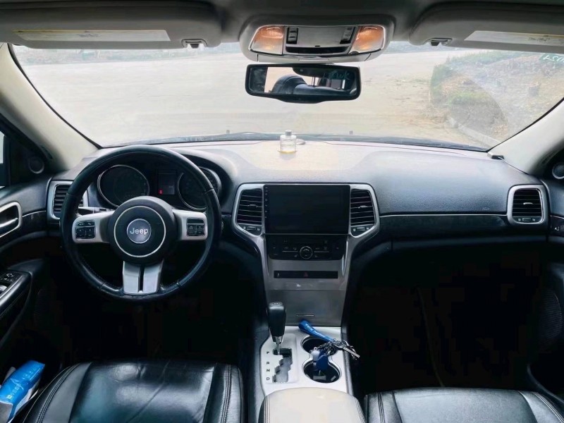 东营12年Jeep大切诺基5