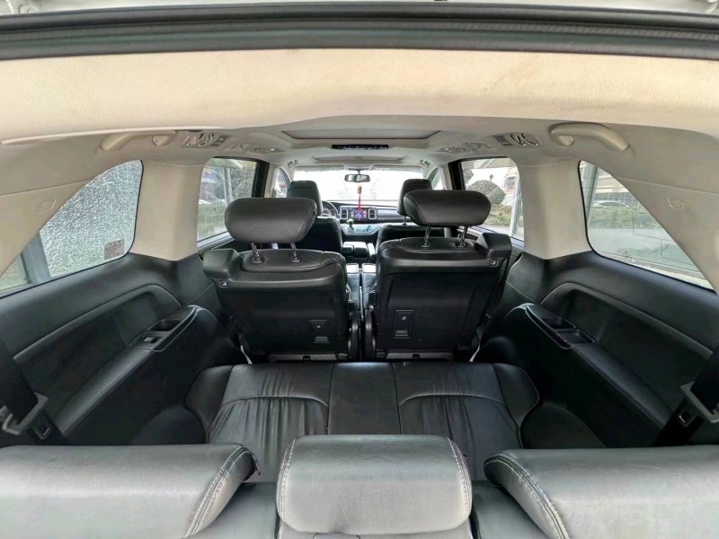 苏州16年本田艾力绅4