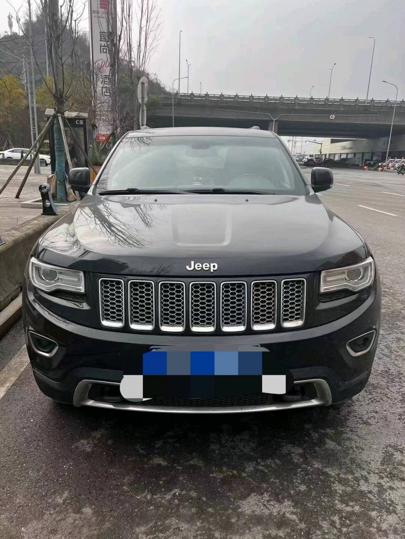 重庆16年Jeep大切诺基1