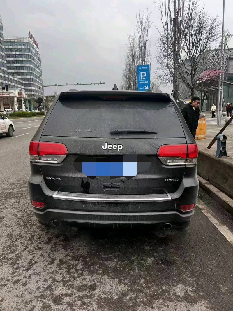 重庆16年Jeep大切诺基2