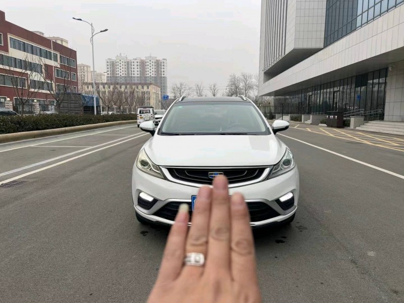 济南17年吉利帝豪GS1