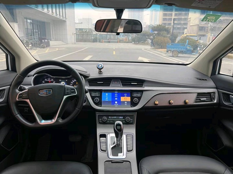 济南17年吉利帝豪GS7