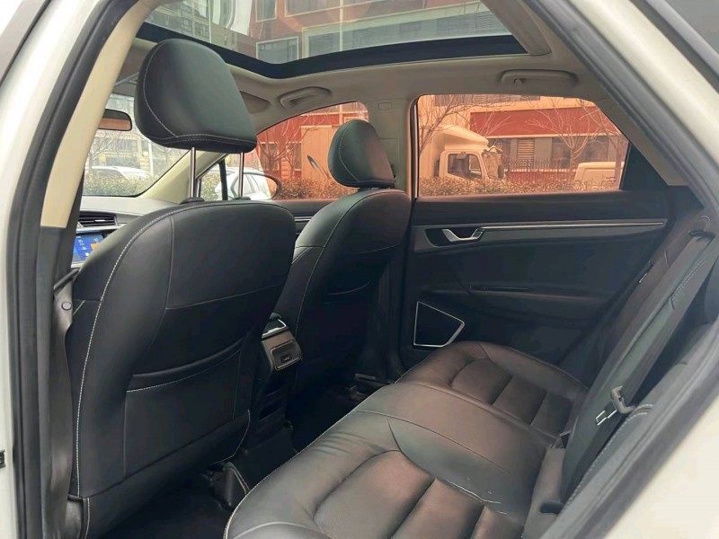 济南17年吉利帝豪GS9