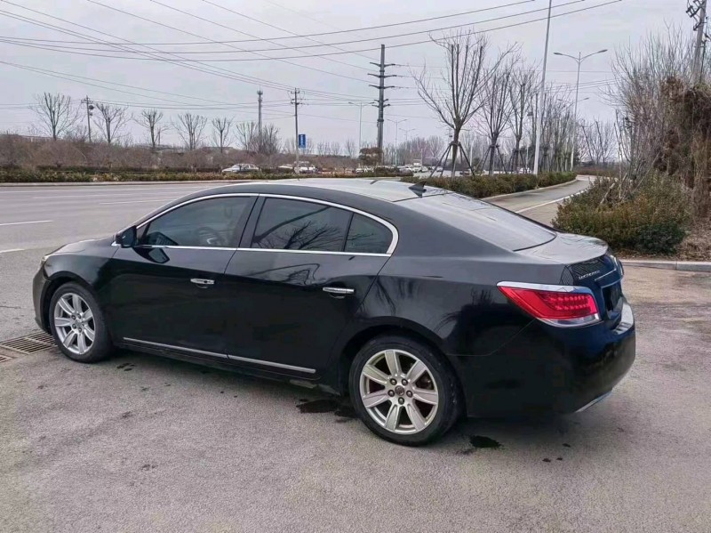 东营11年别克君越4