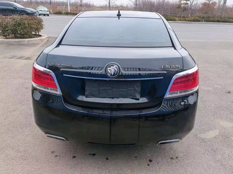 东营11年别克君越8