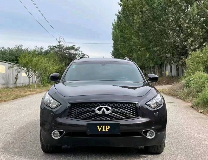青島17年英菲尼迪QX701