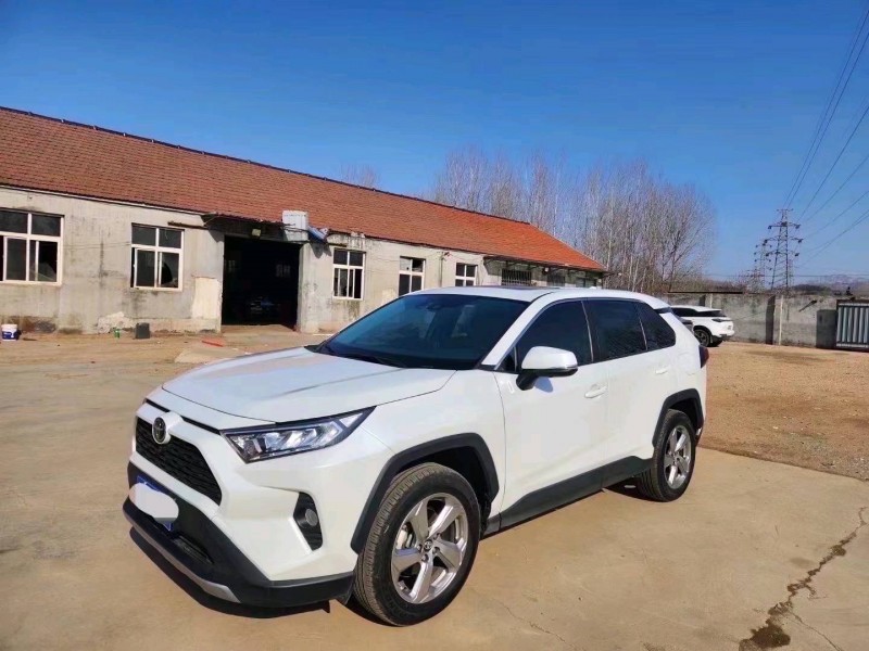 东营22年丰田RAV4荣放3