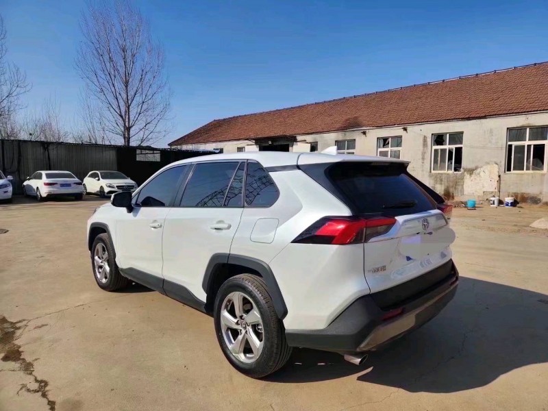 东营22年丰田RAV4荣放5