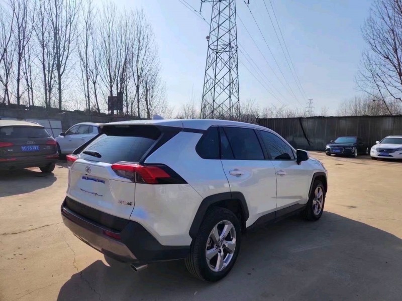 东营22年丰田RAV4荣放7