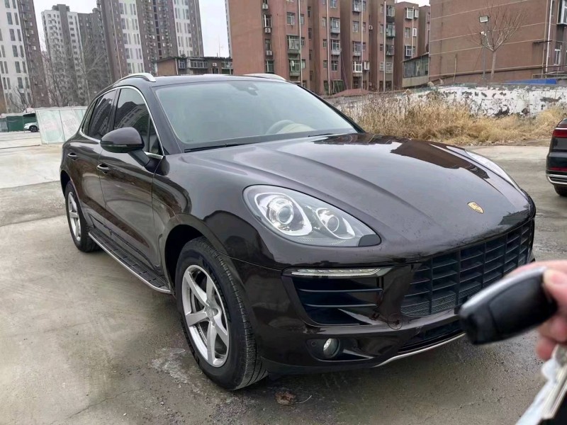 东营17年保时捷Macan2