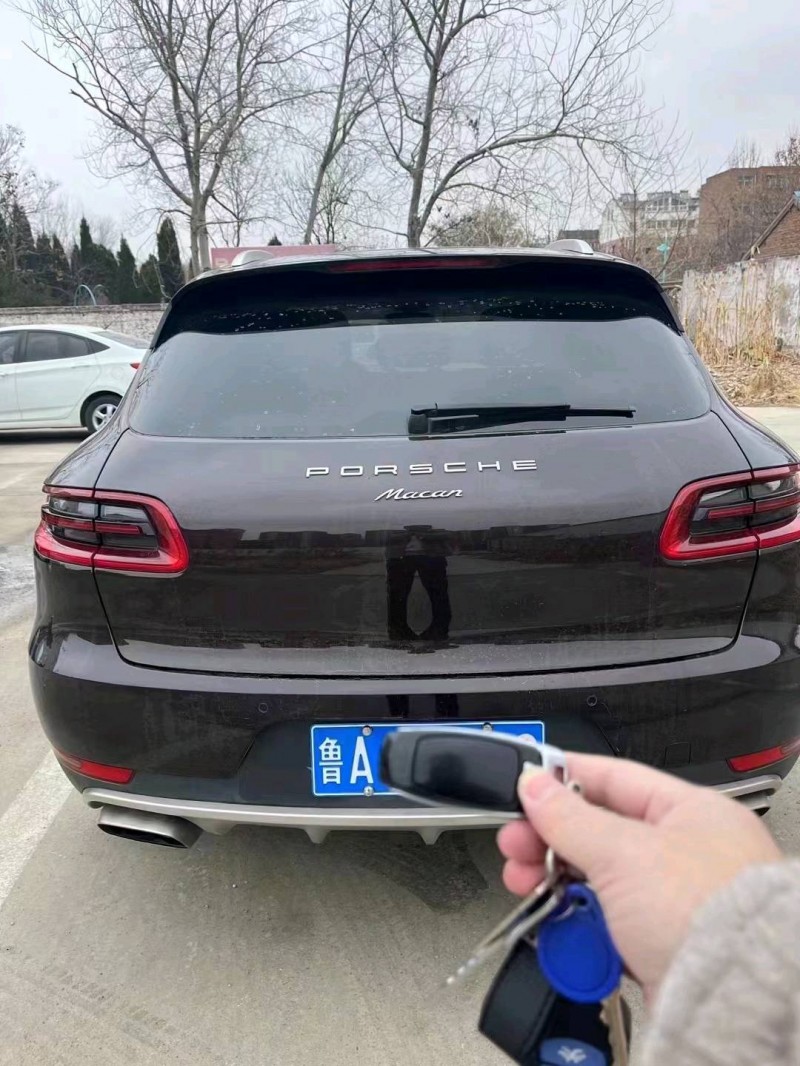东营17年保时捷Macan3