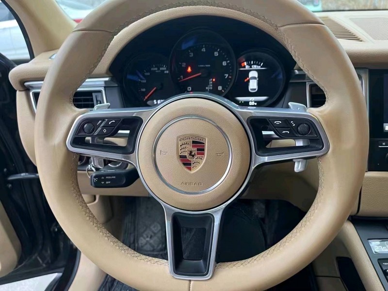 东营17年保时捷Macan6