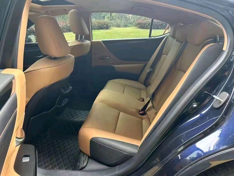 深圳22年雷克萨斯ES6