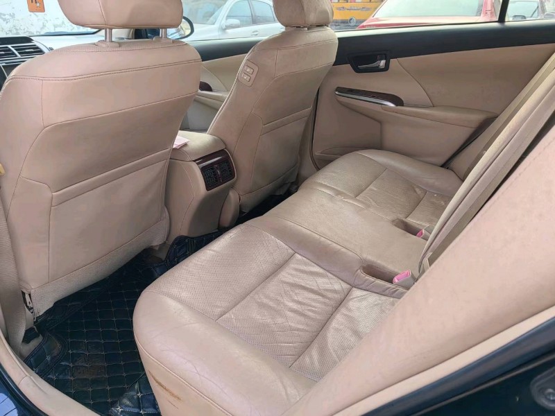 保定13年丰田凯美瑞6