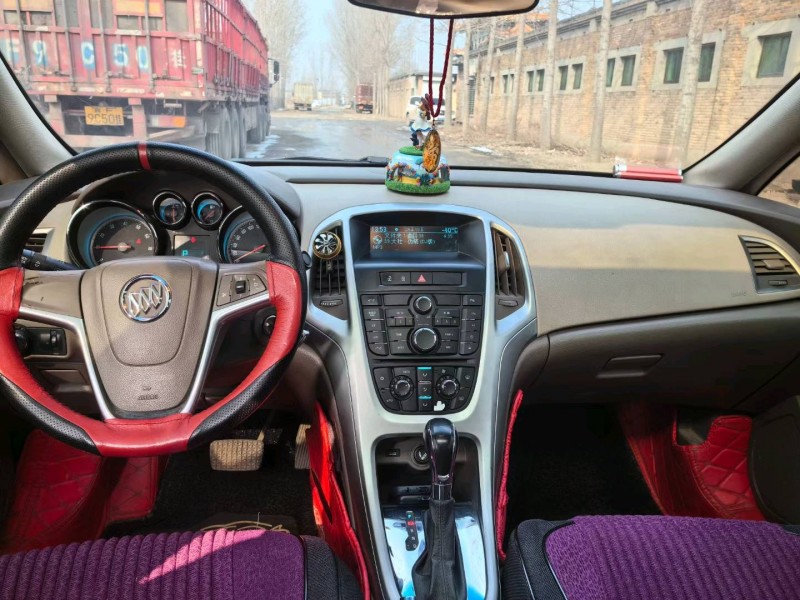 保定13年别克英朗6