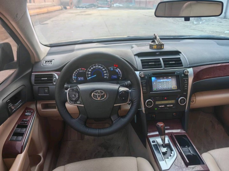 保定12年丰田凯美瑞7